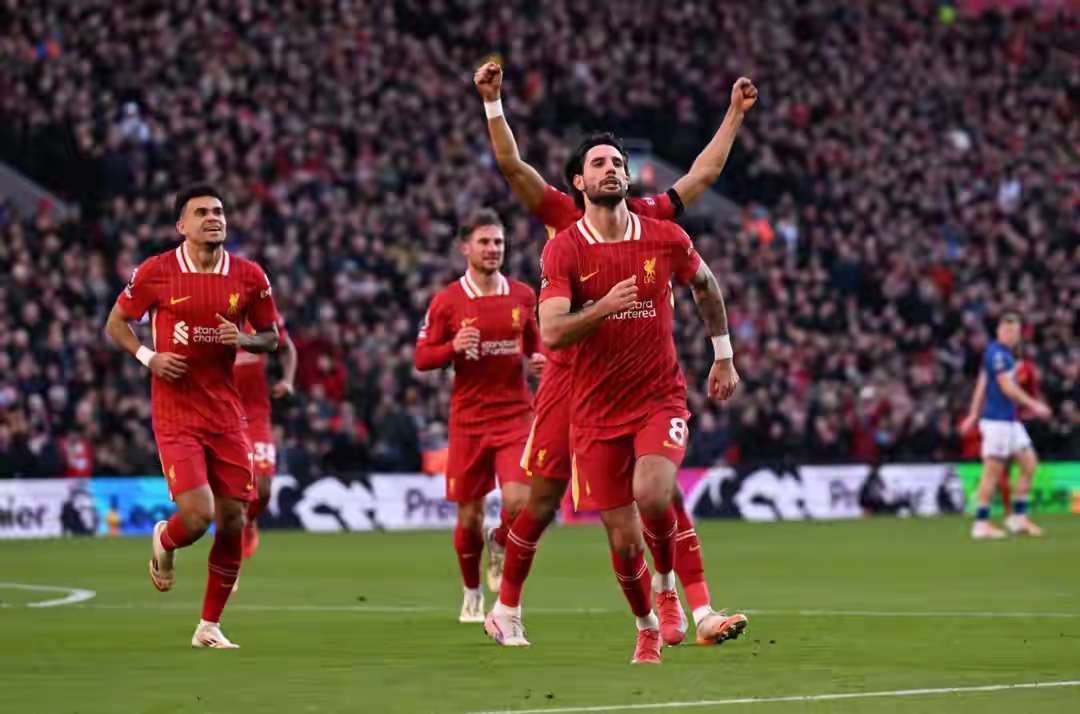 佛罗伦萨客场取胜，球队迎来赛季第一场胜利(佛罗伦萨0102赛季阵容)